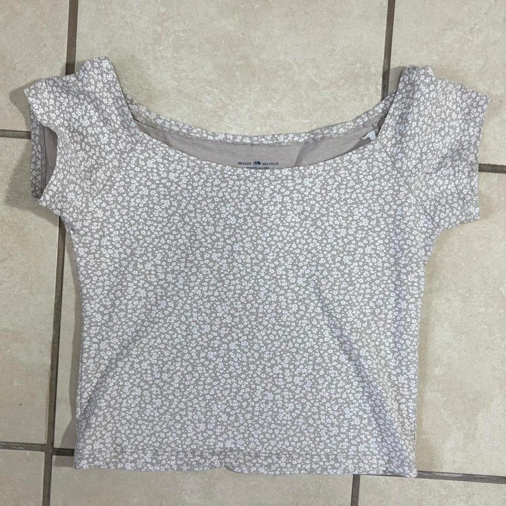 Brandy Melville Fitted Cap Sleeve Blouse